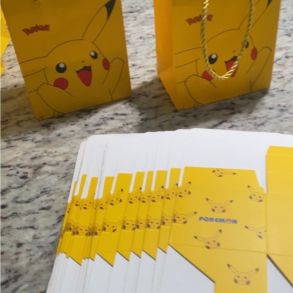 Pokémon: Pikachu night light gift ready set - Picture 3 of 3